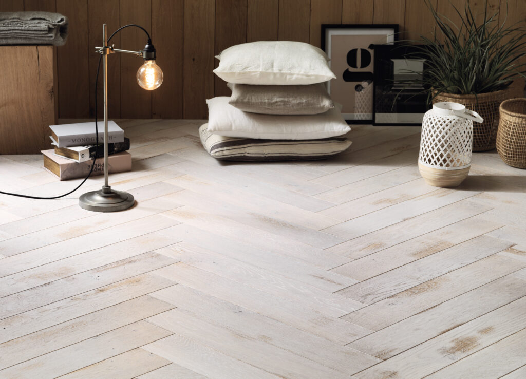 Panaget hardwood Flooring with underfloor heating 