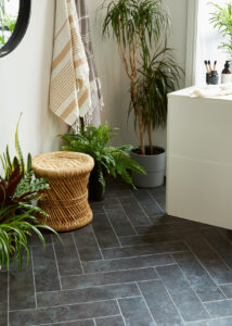 AR0ARH29-Black-Burnished-Metal-AR0APL32-Polished-Silver-Stripping-Large-Parquet-Social-Cameo-Feb-2024-LR